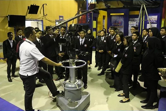 Praktik Broadcasting TVRI